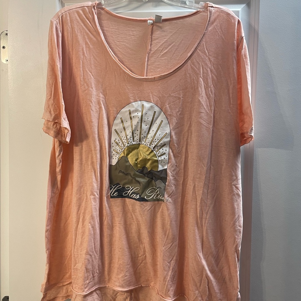 Cato Peach Short Sleeve Scoop Neck Top with Metallic Sun Graphic